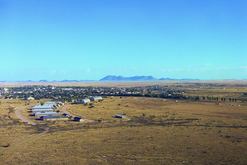 luchtfoto met enkele gebouwen op voorgrond